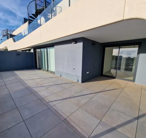 Sale of middle floor apartment in Selwo