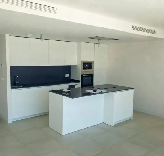 Sale of middle floor apartment in Selwo