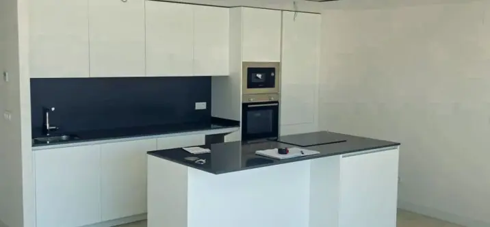 Sale of middle floor apartment in Selwo 4