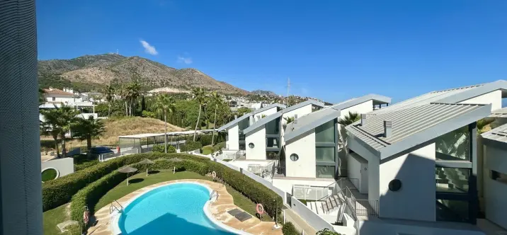 Продажа апартаментов на среднем этаже в Fuengirola 0