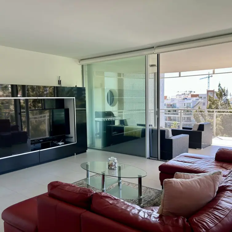 Sale of middle floor apartment in Fuengirola