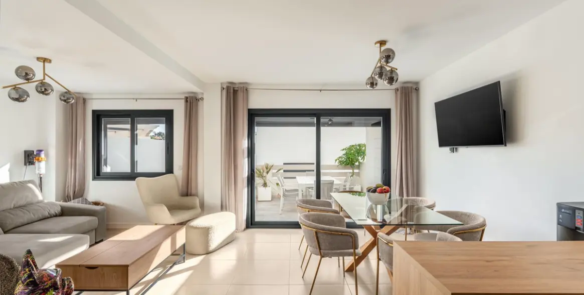 Продажа таунхауса в El Paraiso 1