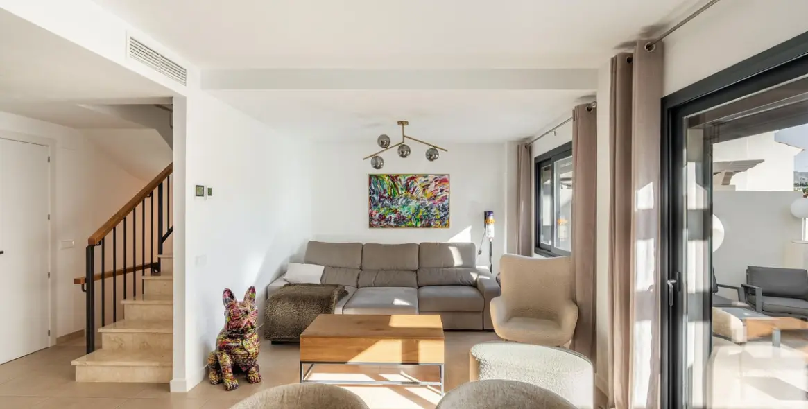 Продажа таунхауса в El Paraiso 3