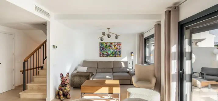 Продажа таунхауса в El Paraiso 2