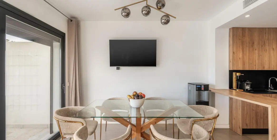 Продажа таунхауса в El Paraiso 4