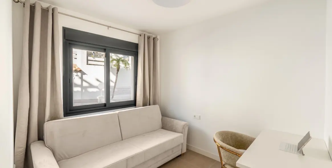 Продажа таунхауса в El Paraiso 6