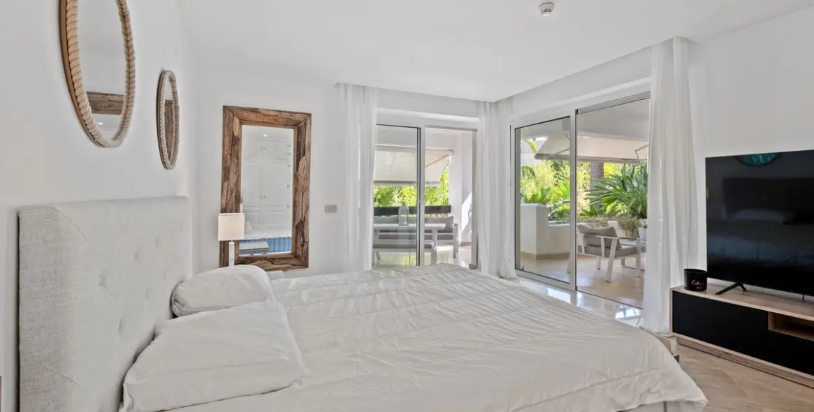 Sale of ground floor apartment in Marbella 10
