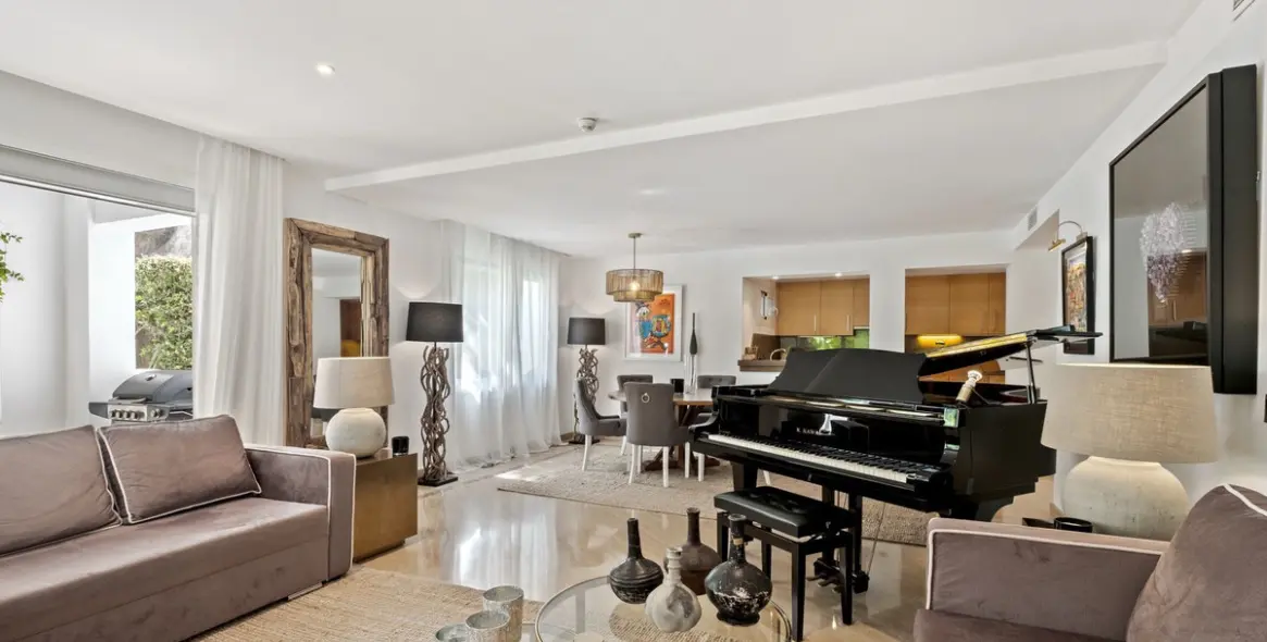 Sale of ground floor apartment in Marbella 21