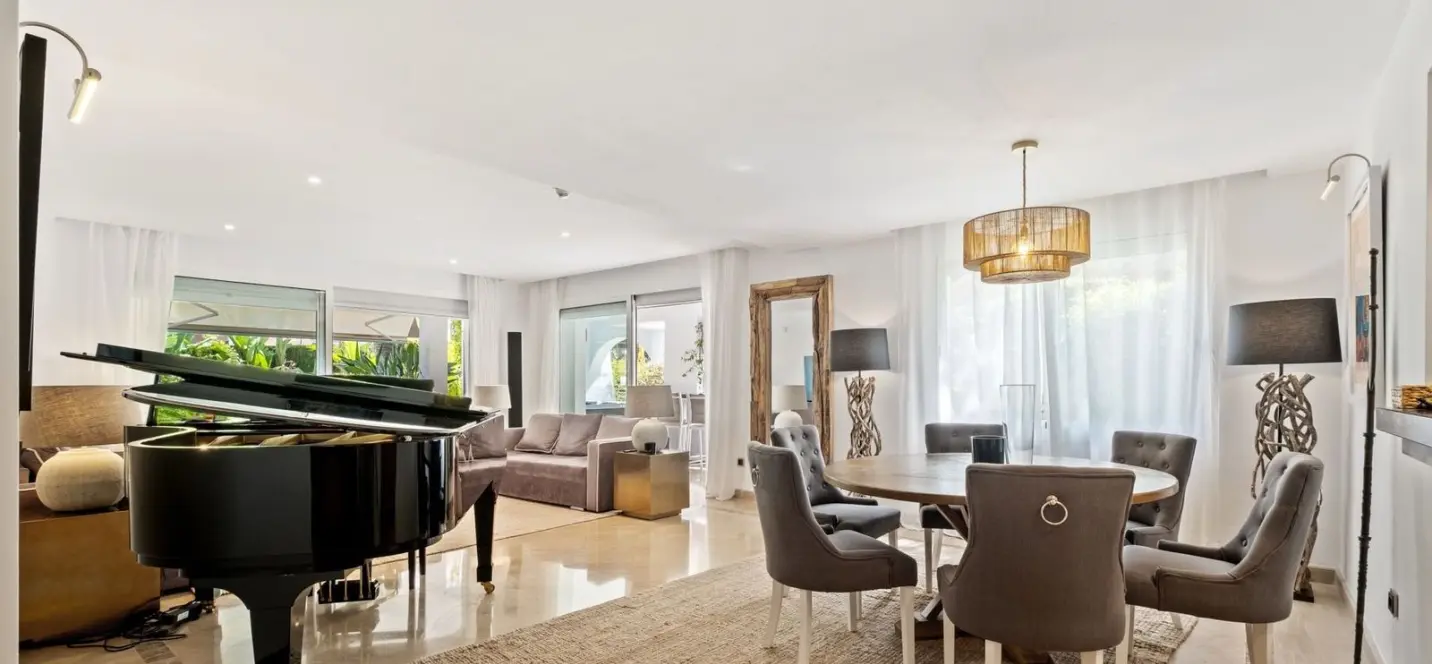 Продажа апартаментов на первом этаже в Marbella 0