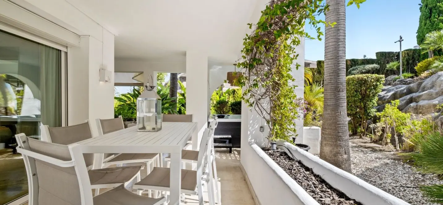 Продажа апартаментов на первом этаже в Marbella 2