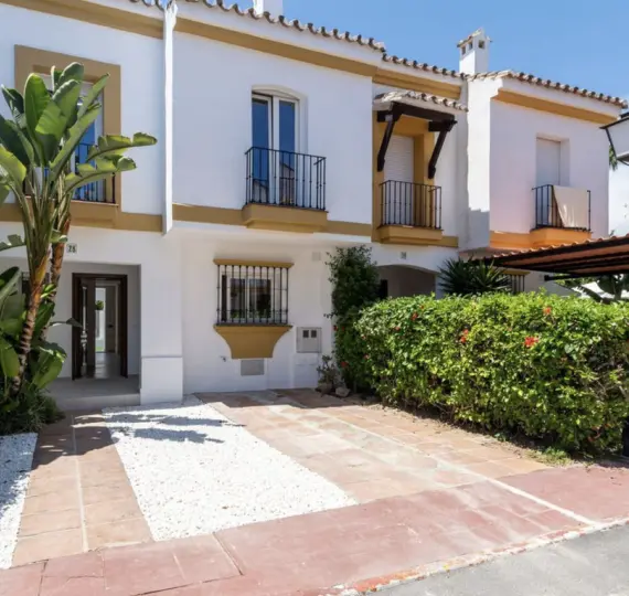 Sale of townhouse in New Golden Mile