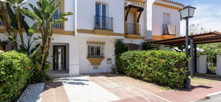 Sale of townhouse in New Golden Mile 0