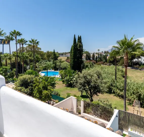 Sale of townhouse in New Golden Mile