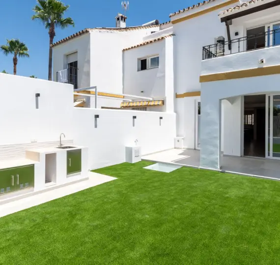 Sale of townhouse in New Golden Mile