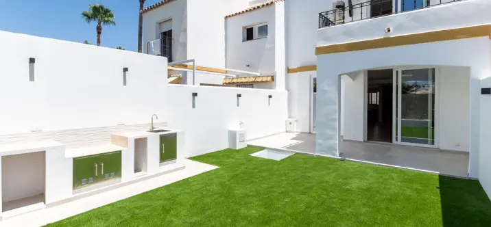 Sale of townhouse in New Golden Mile 2