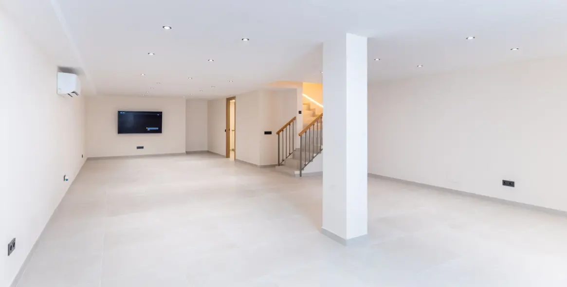 Sale of townhouse in New Golden Mile 4