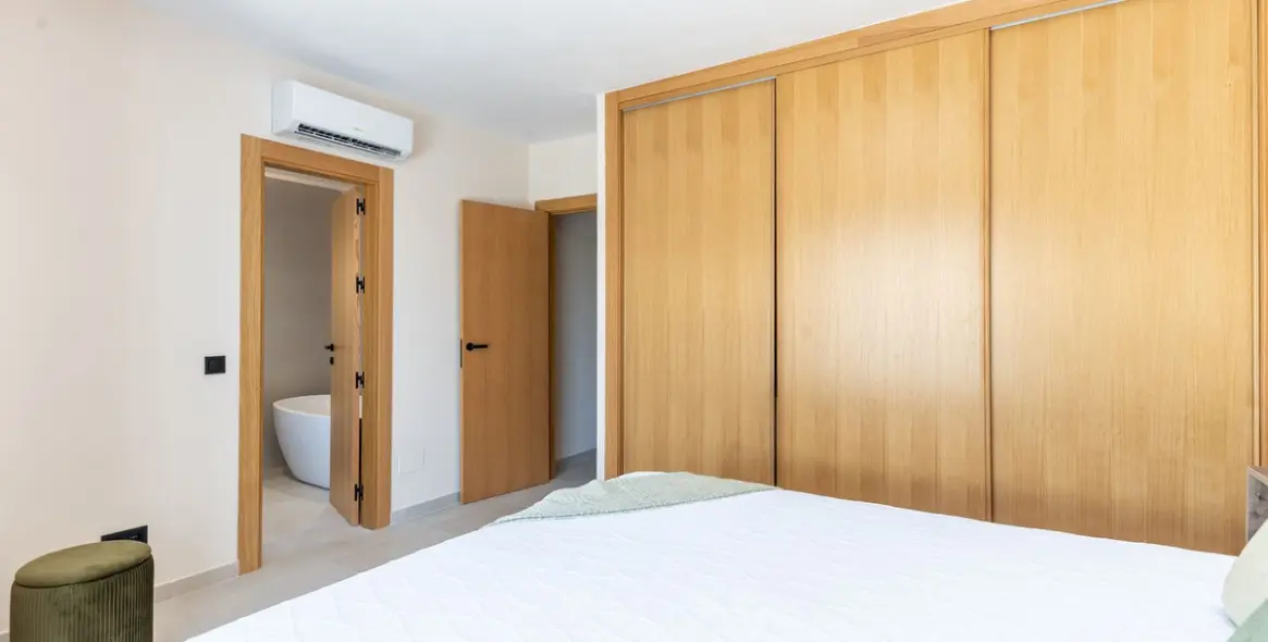 Продажа таунхауса в New Golden Mile 12