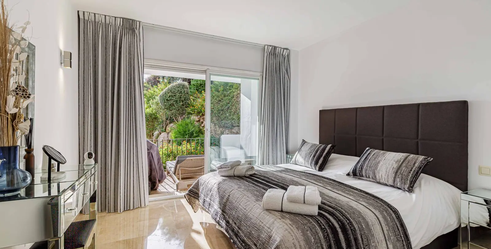 Sale of ground floor apartment in La Quinta 7