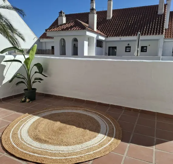 Sale of middle floor apartment in Nueva Andalucía