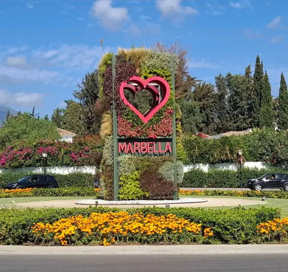 Sale of middle floor apartment in Nueva Andalucía