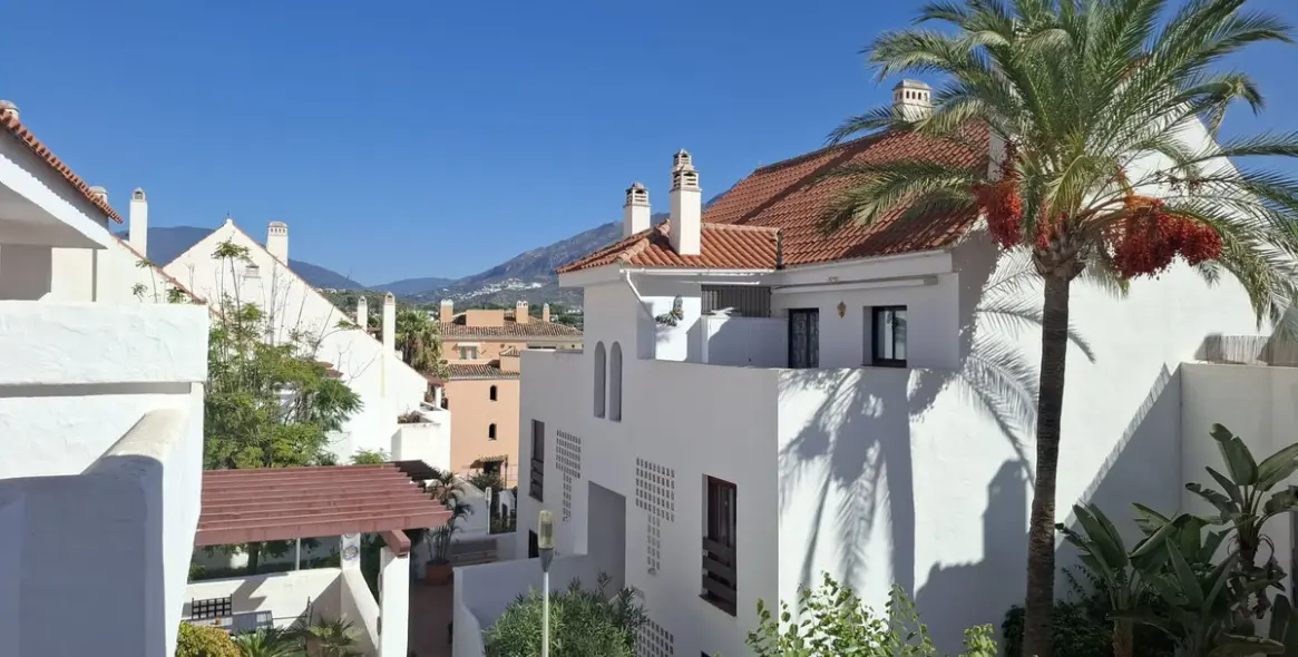 Продажа апартаментов на среднем этаже в Nueva Andalucía 18