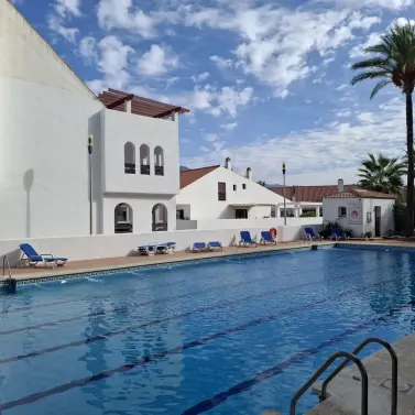 Venta de apartamento en planta media en Nueva Andalucía