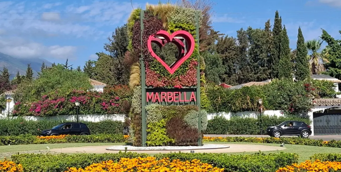 Sale of middle floor apartment in Nueva Andalucía 4