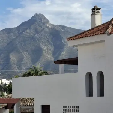 Venta de apartamento en planta media en Nueva Andalucía