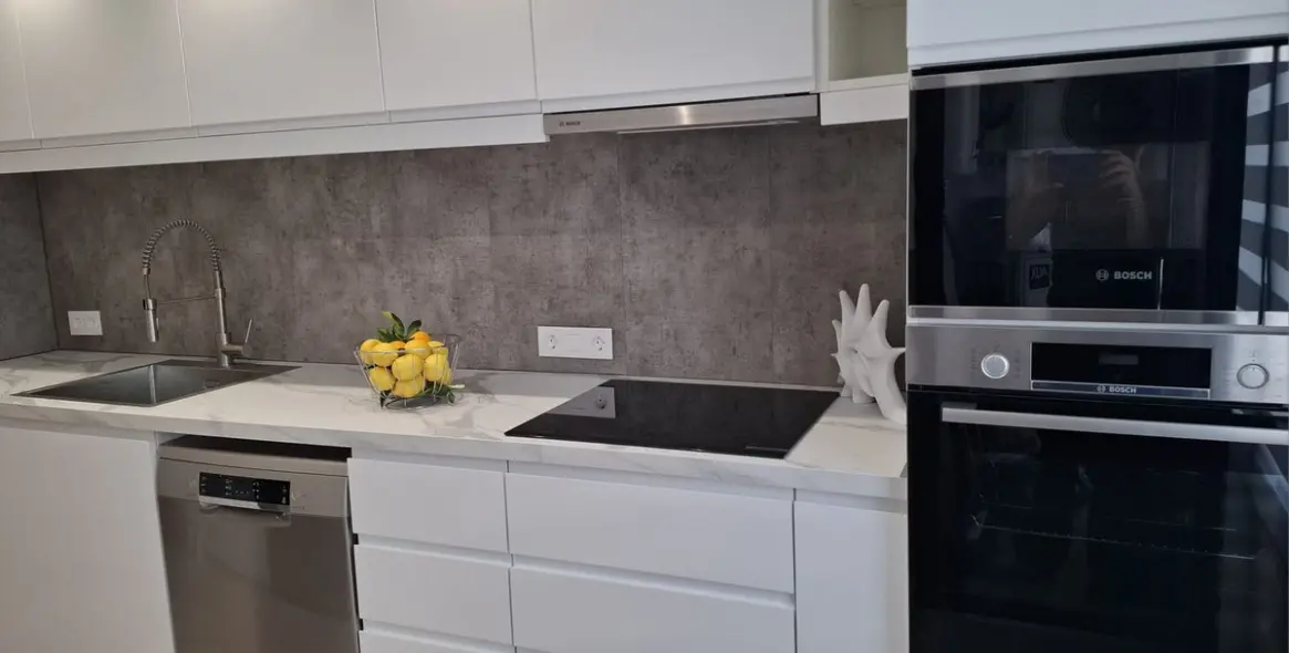 Sale of middle floor apartment in Nueva Andalucía 12