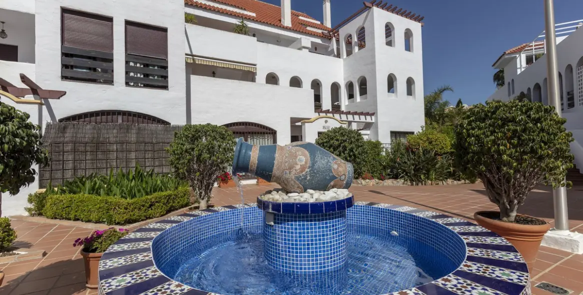 Sale of middle floor apartment in Nueva Andalucía 25