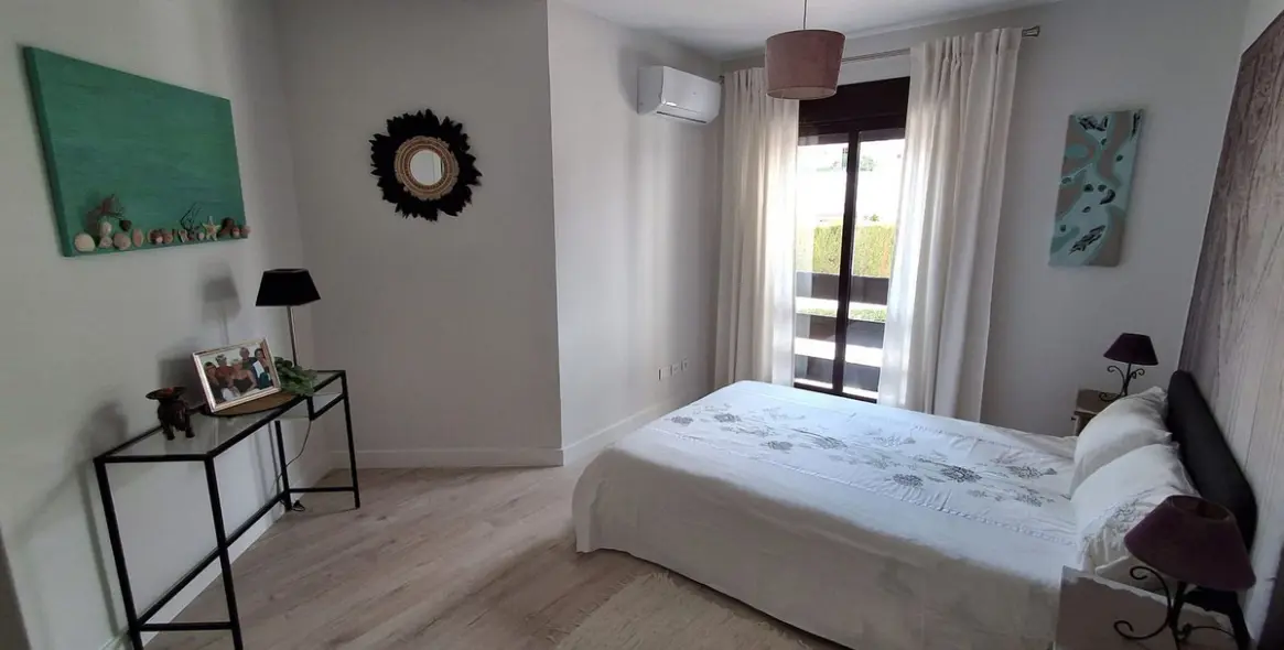 Sale of middle floor apartment in Nueva Andalucía 31