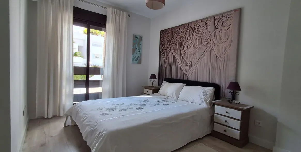 Sale of middle floor apartment in Nueva Andalucía 32