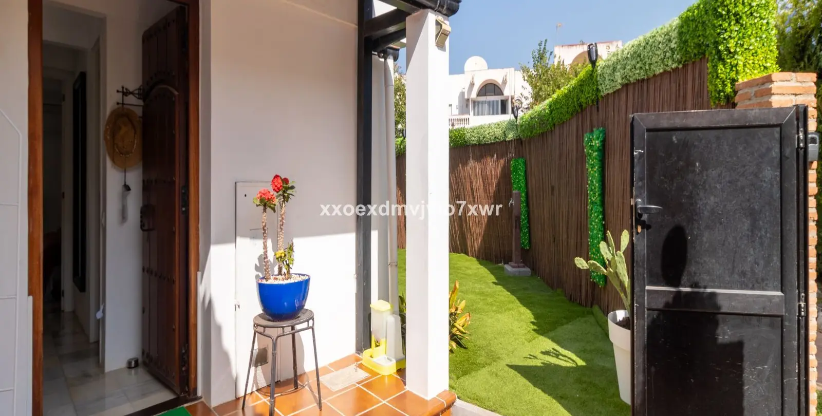 Продажа дома на две семьи в Estepona 1
