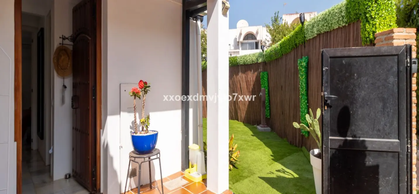 Sale of semi-detached house in Estepona 0