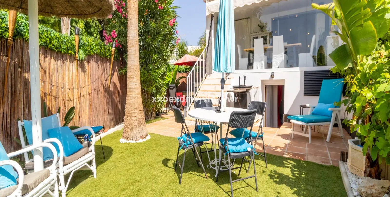 Продажа дома на две семьи в Estepona 3