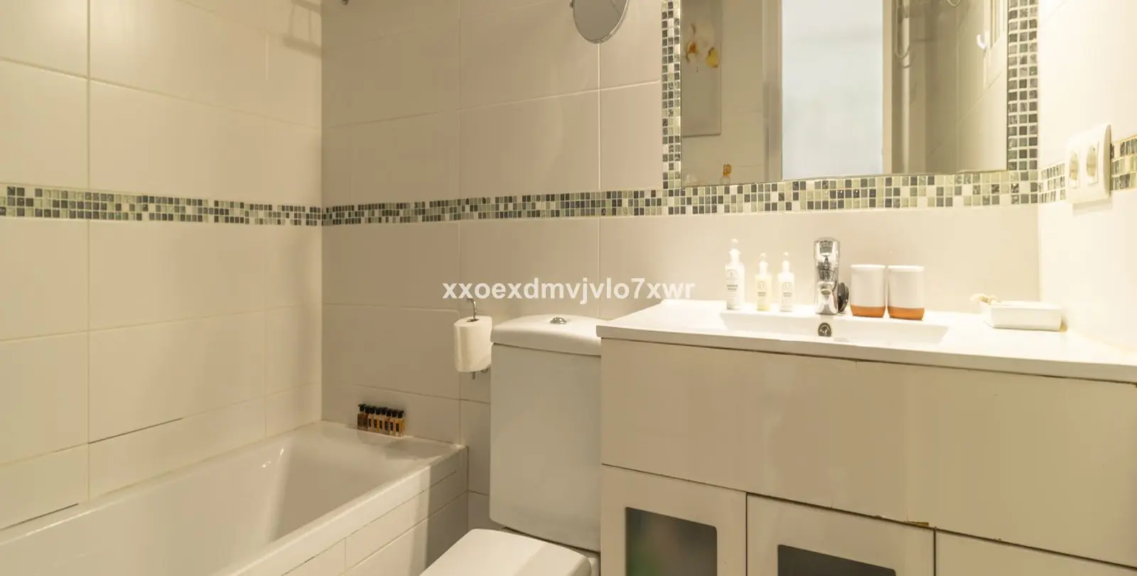 Продажа дома на две семьи в Estepona 9