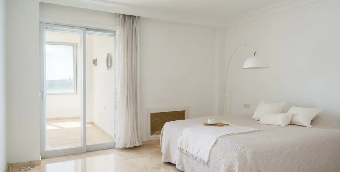 Sale of middle floor apartment in Guadalmina Alta 10