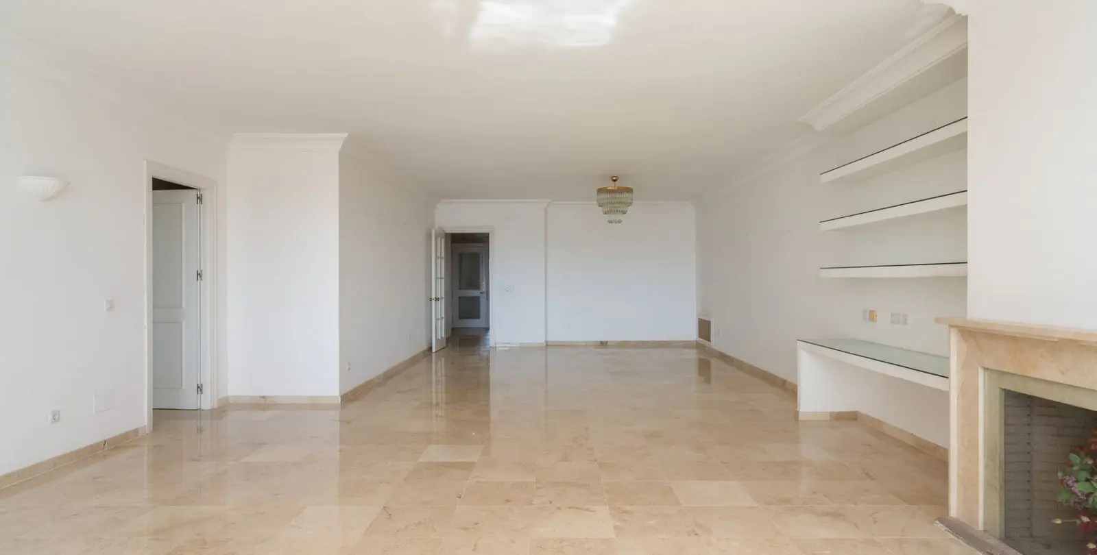 Продажа апартаментов на среднем этаже в Guadalmina Alta 7