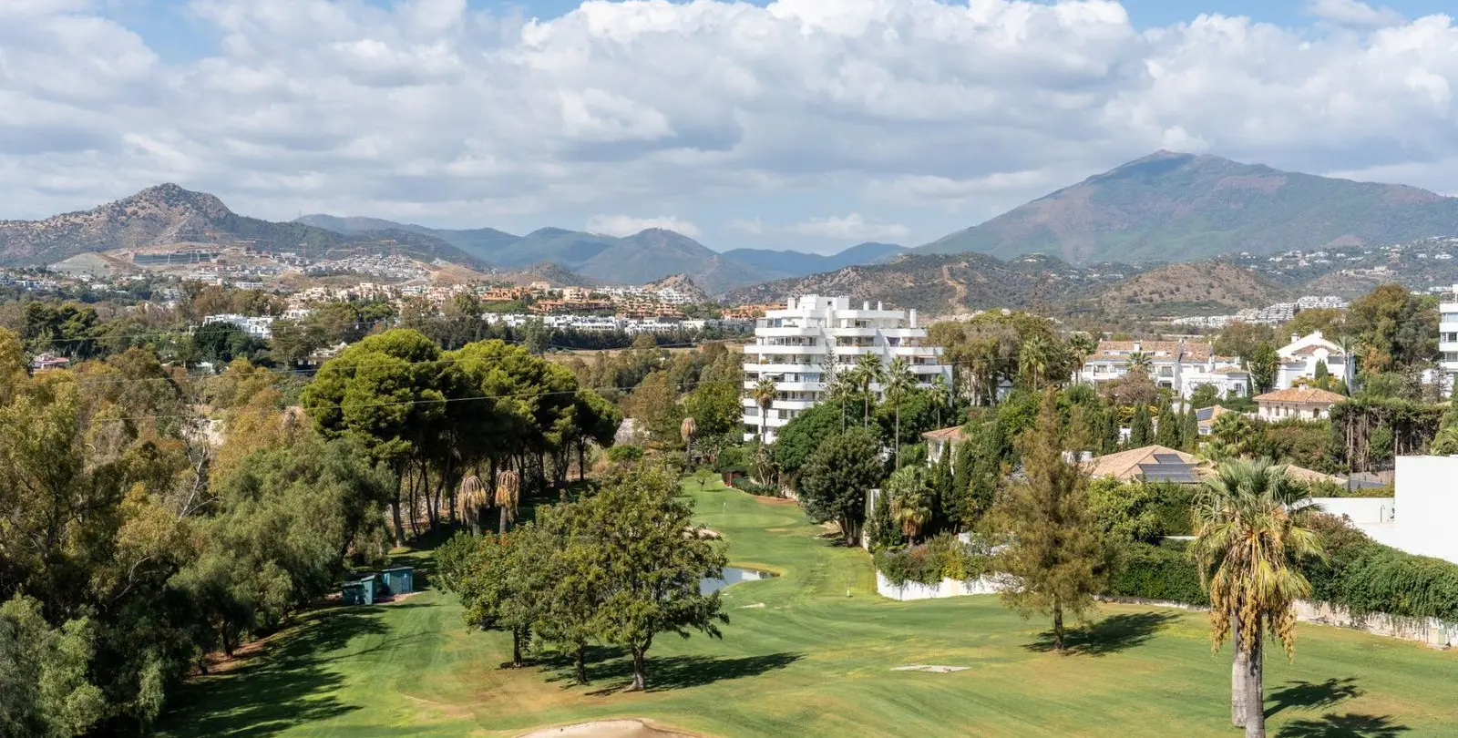 Продажа апартаментов на среднем этаже в Marbella 21