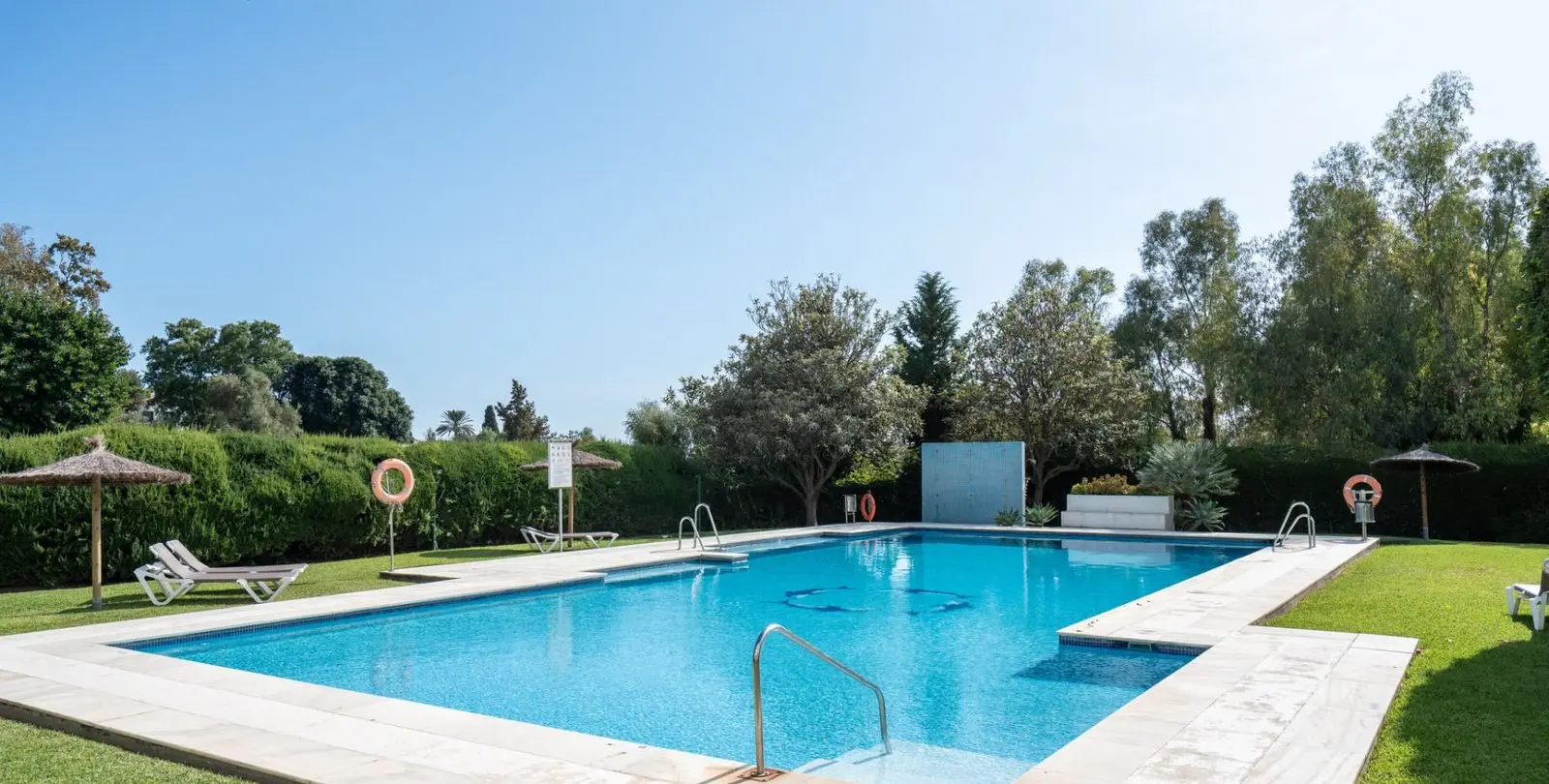 Продажа апартаментов на среднем этаже в Marbella 23