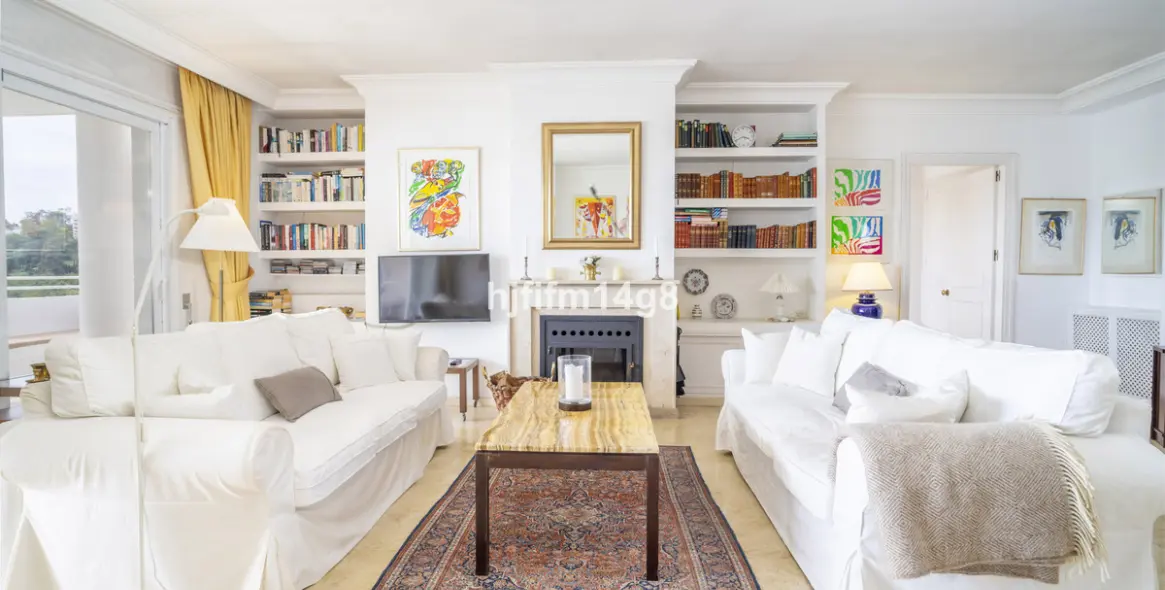 Sale of middle floor apartment in Guadalmina Alta 5