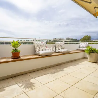 Sale of middle floor apartment in Guadalmina Alta