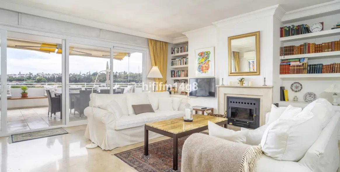 Sale of middle floor apartment in Guadalmina Alta 4
