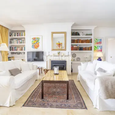 Sale of middle floor apartment in Guadalmina Alta