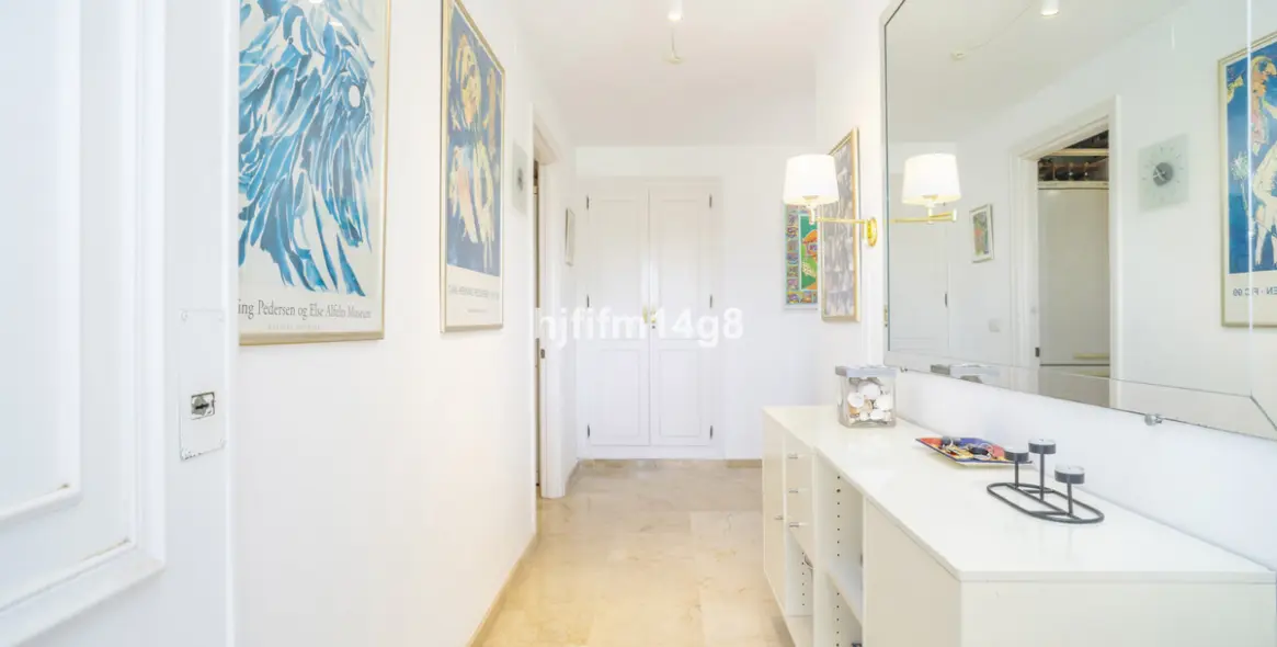 Sale of middle floor apartment in Guadalmina Alta 17