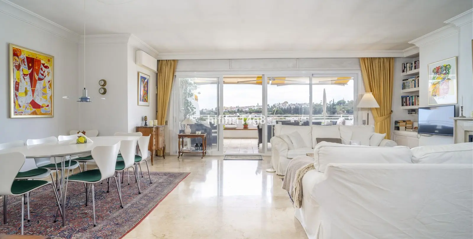 Продажа апартаментов на среднем этаже в Guadalmina Alta 6