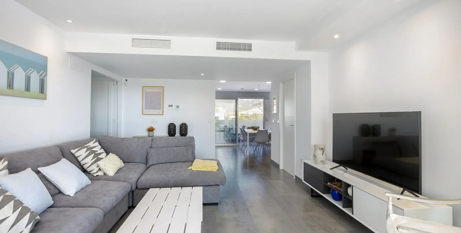Sale of penthouse in Estepona 3