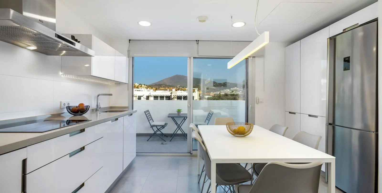 Sale of penthouse in Estepona 5