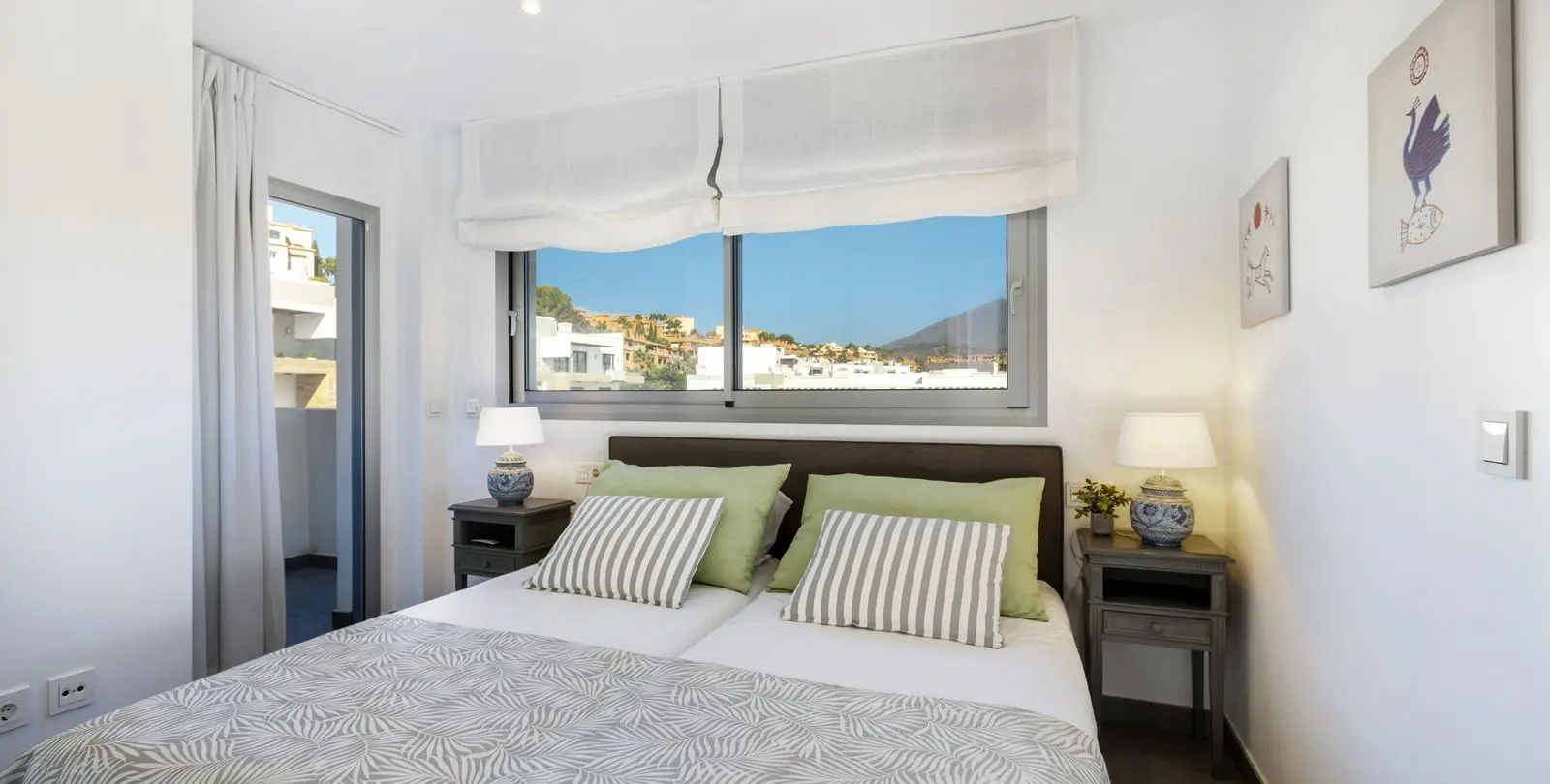 Sale of penthouse in Estepona 10