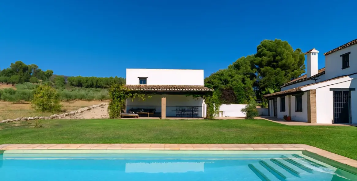 Sale of detached villa in Ronda 2